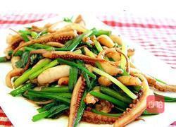 鱿鱼炒韭菜的做法图解9