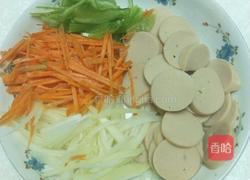 火腿炒面的做法图解1