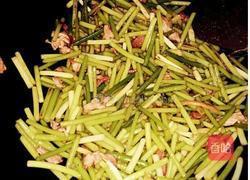 蒜薹炒肉的做法图解4