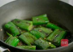 生煎虎皮辣椒的做法图解7