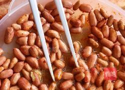 嘎嘣脆无油烤花生米的做法图解8