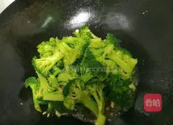 Illustration of how to make broccoli and shiitake mushrooms 3