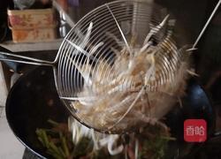 绿豆芽炒芹菜的做法图解7