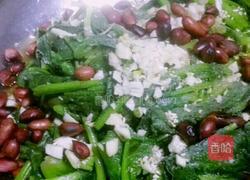 菠菜拌花生的做法图解5
