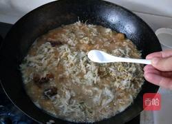 排骨炖酸菜的做法图解18