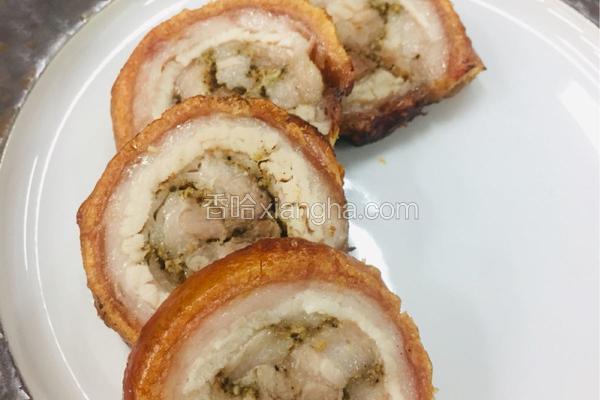 脆皮猪肉卷Roasted crispy pork belly