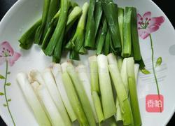 大蒜炒猪头肉的做法图解1