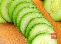 辣椒调黄瓜的做法图解1