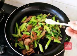 芹菜炒肉的做法图解14