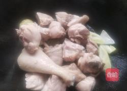 香菇木耳鸡腿汤的做法图解3