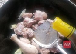 香菇木耳鸡腿汤的做法图解4