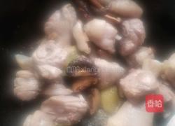 香菇木耳鸡腿汤的做法图解5