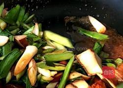 蒜苗炒香干鸡蛋的做法图解4