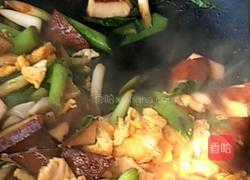 蒜苗炒香干鸡蛋的做法图解5