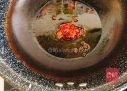 青椒胡萝卜炒藕片的做法图解2