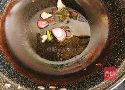 青椒炒木耳的做法图解1