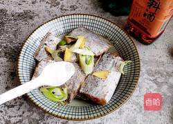 茄汁带鱼的做法图解2