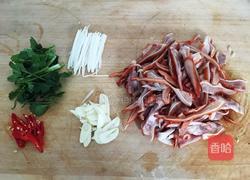 凉拌猪耳的做法图解2