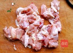 香菇蒸鸡的做法图解1