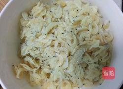 青椒炒虾皮的做法图解3