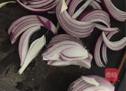 圆葱炒鸡蛋的做法图解2