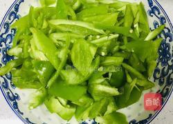 酱牛肉炒青椒的做法图解3