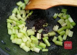 橄榄菜烧土豆的做法图解7