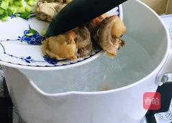 小海鲜韭菜汤的做法图解3