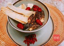 羊肚菌杏鲍菇瑶柱鸡汤的做法图解2