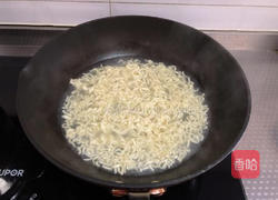 泡面蛋饼的做法图解3