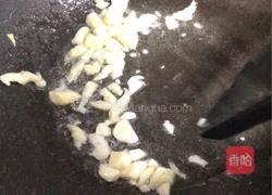 豆豉鲮鱼油麦菜的做法图解3