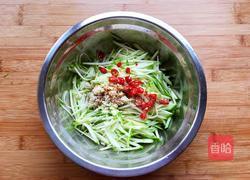 凉拌西葫芦丝的做法图解4