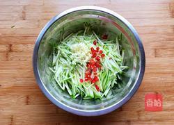 凉拌西葫芦丝的做法图解3