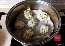 香葱小花卷的做法图解16