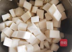 牛肉炖萝卜的做法图解1