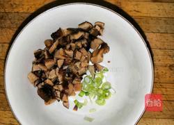 香菇鸡肉粥的做法图解2
