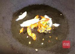 泡菜炒鸭血的做法图解3