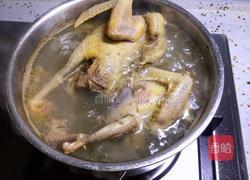 红枣枸杞乳鸽汤的做法图解3