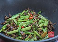 芹菜炒鸡胗的做法图解9
