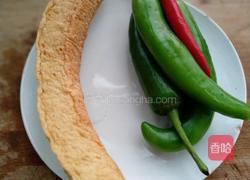 红烧鱼豆腐的做法图解1