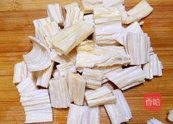 木耳腐竹炒白菜的做法图解1