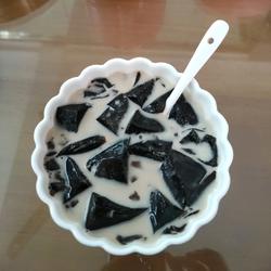 椰浆黑凉粉的做法[图]