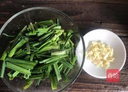 韭菜炒丝瓜的做法图解2