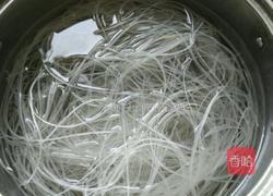 李家自制香辣米线的做法图解1