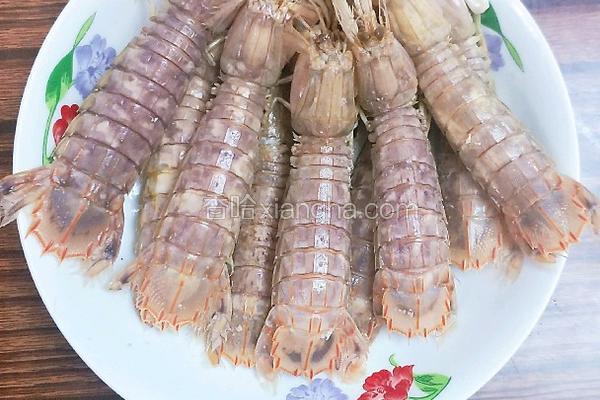 群龙戏珠(清蒸皮皮虾)