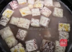 甜蜜芡实煲的做法图解2