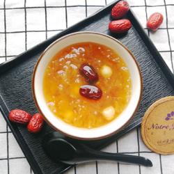 银耳莲子羹～出胶有妙招的做法[图]
