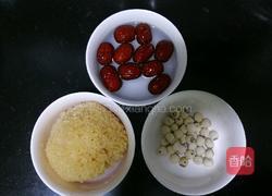 银耳莲子羹~出胶有妙招的做法图解1