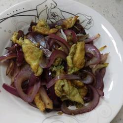 洋葱炒鸡蛋的做法[图]