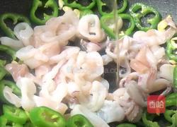 老干妈炒鱿鱼的做法图解5